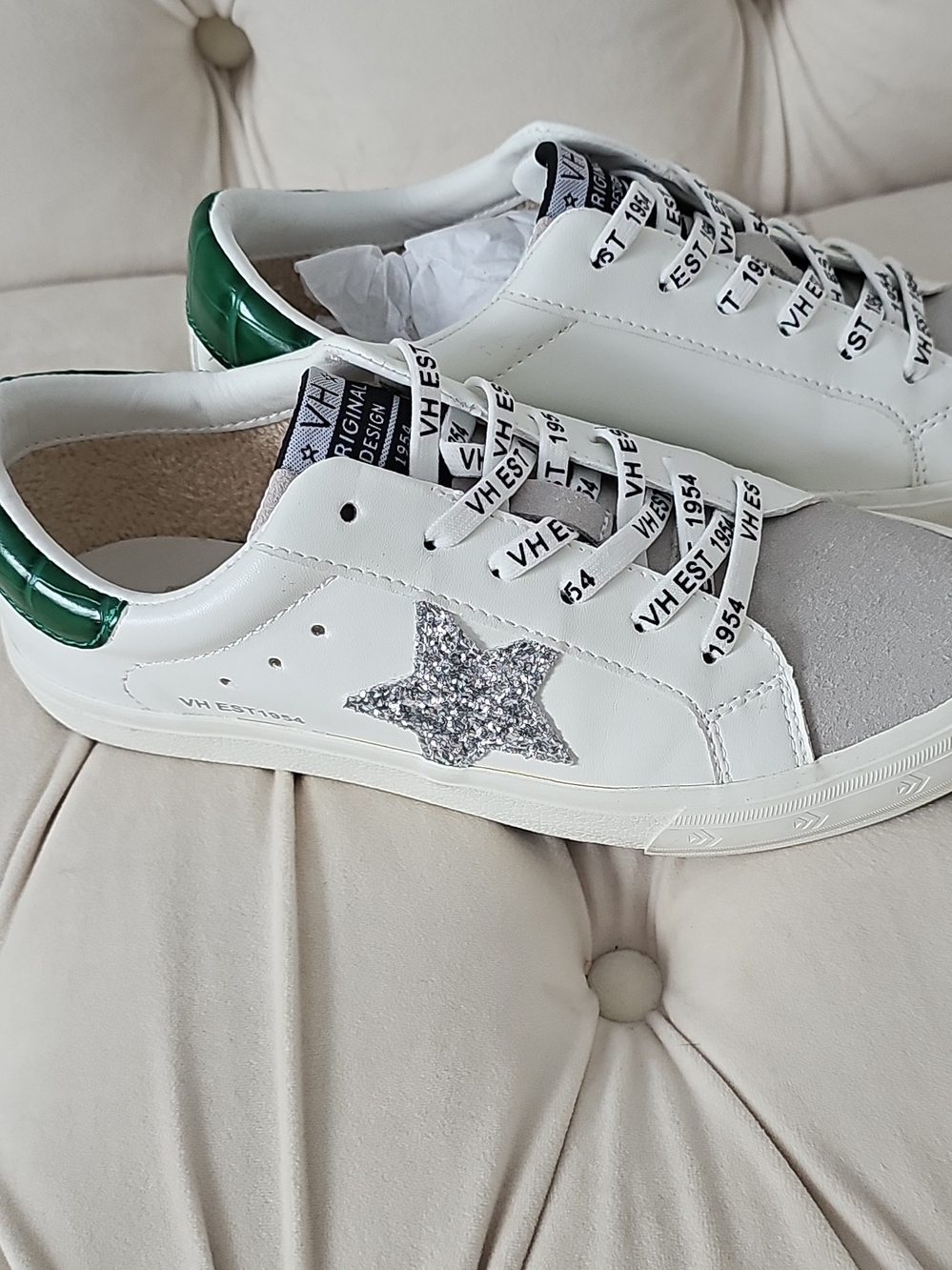 Vintage Havana White Sneakers with Green Heel Detail